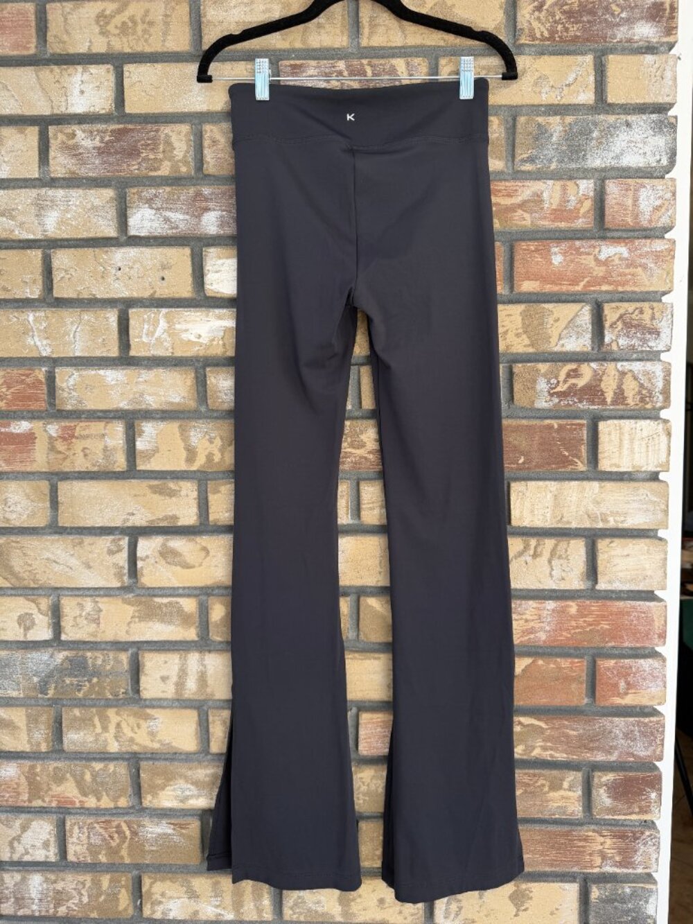 ☀️ Koral Illuminate Blackout High Rise Flare Leggings Black M NWT - Picture 6 of 13
